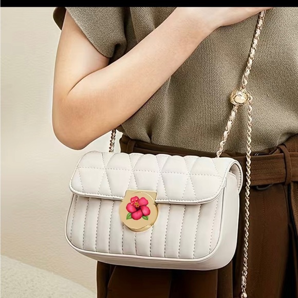 New Adjustable Twisted White Leather Crossbody/Shoulder Purse/Wallet Chain - Picture 7 of 17